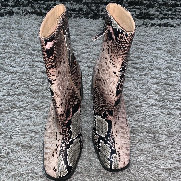 NWOT raid boots - Picture 4 of 4